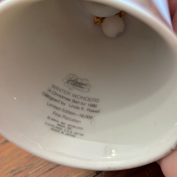 Designers' Collection Winter Wonders Christmas Bell 1980 Bunny Rabbits Vintage - Picture 6 of 6